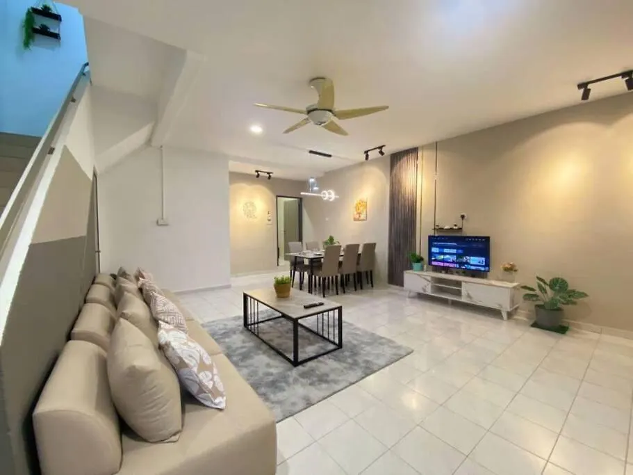 2 Storey Stylish Comfort Retreat ''''Almaimpianria 大山脚