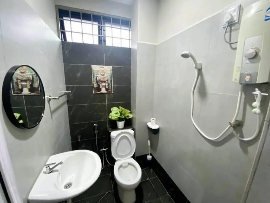 2 Storey Stylish Comfort Retreat ''''Almaimpianria 大山脚