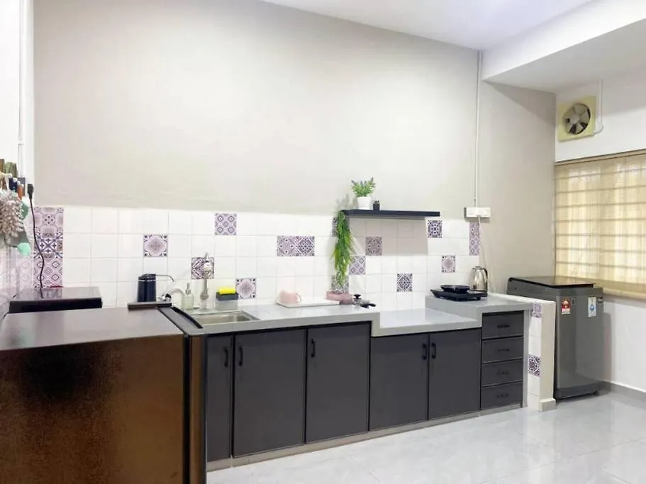 2 Storey Stylish Comfort Retreat ''''Almaimpianria 大山脚
